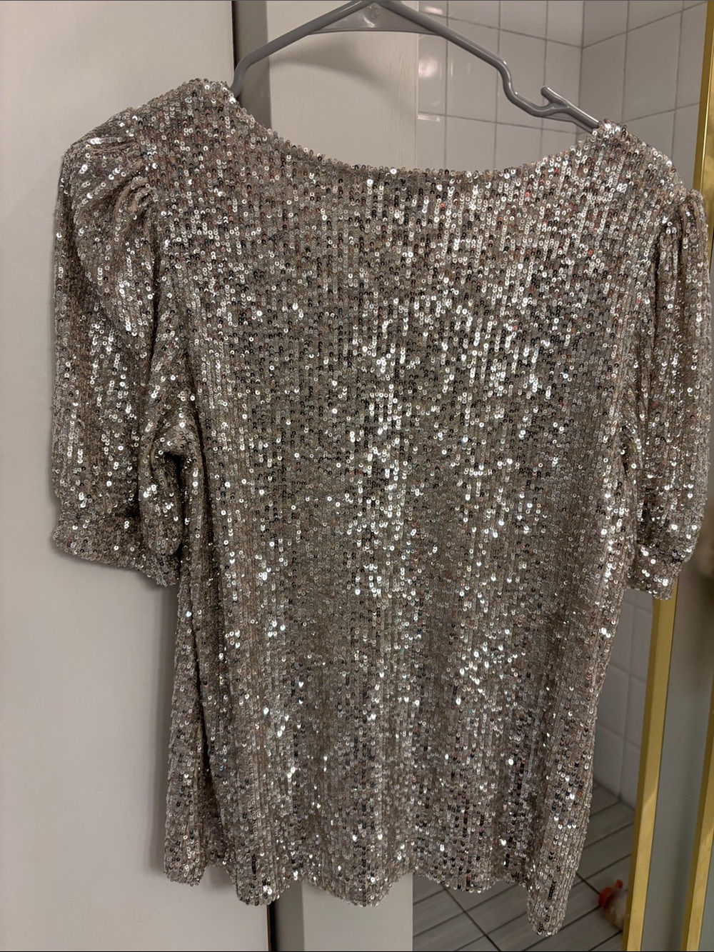 Cable & Gauge gold Sequin Short Puff Sleeve Top - Picture 3 of 5